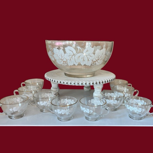 Vintage Anchor Hocking Maple Leaf  Glass Punch Bowl Set - Picture 1 of 16